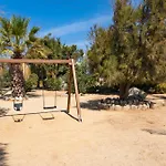 Sunrock - Menexes Aparthotel Naxos City