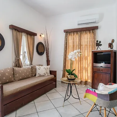 Sunrock - Menexes Lejlighedshotel 3*