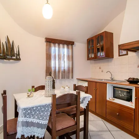 Sunrock - Menexes Lejlighedshotel 3*