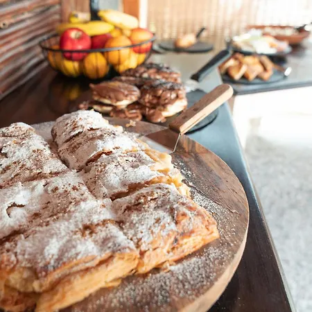 מלון דירות Sunrock - Menexes 4*