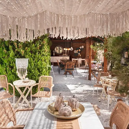 מלון דירות Sunrock - Menexes Naxos City