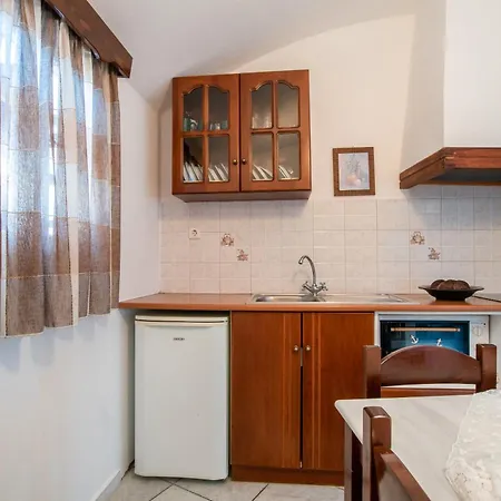Sunrock - Menexes Aparthotel *