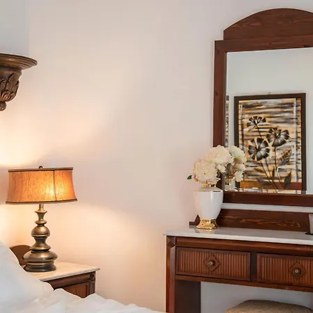 Sunrock - Menexes Aparthotel Stelida (Naxos)