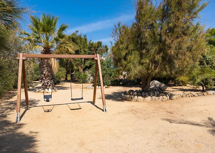 Sunrock - Menexes Aparthotel Naxos City