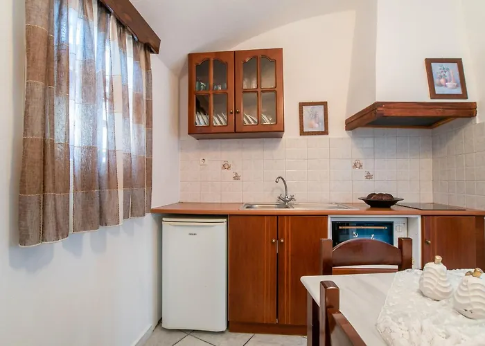 Sunrock - Menexes Aparthotel 4*