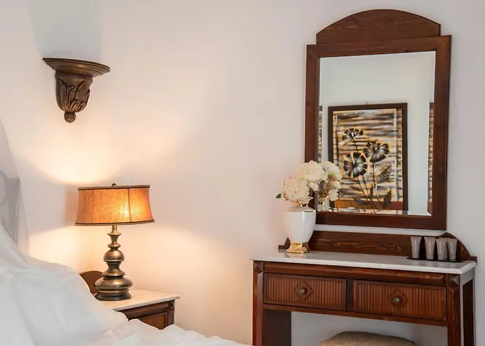 Sunrock - Menexes Naxos City